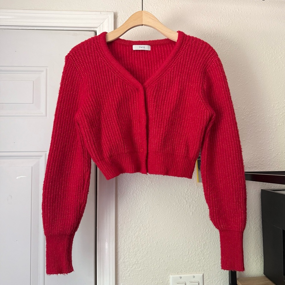 TWEE red lightweight knit soft stretchy puff long sleeve cropped cardigan